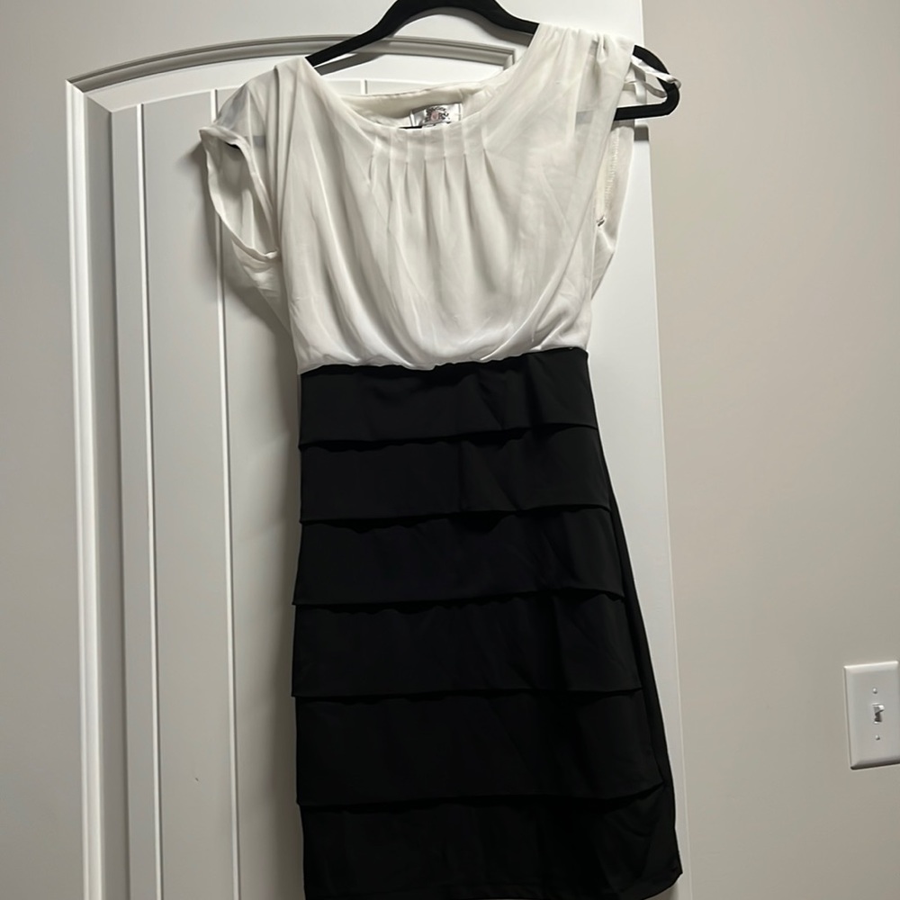 Sweet storm black and white midi dress
